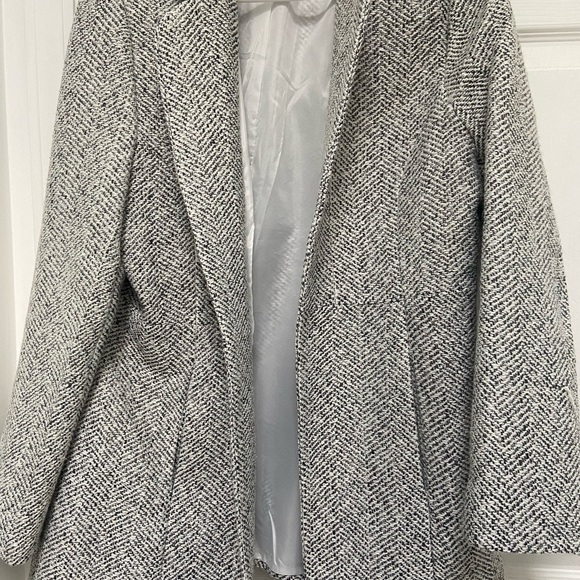 Black and white dressy coat - Picture 2 of 4